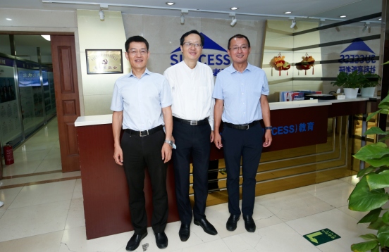 上海交通大學(xué)高級(jí)金融學(xué)院副院長潘杰一行蒞臨社科賽斯暨中國MBA教育網(wǎng)